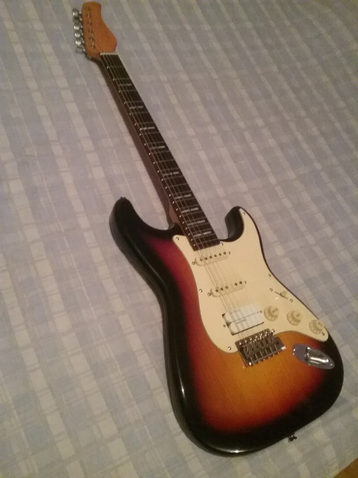 Guitarra de Luthier de segunda mano · Foto 2 de 10 · Madrid · 700 €