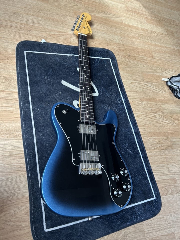 Fender American Prodesional II Telecater (2.025) RICKENBACKER de segunda mano · Foto 10 de 10 · Valencia