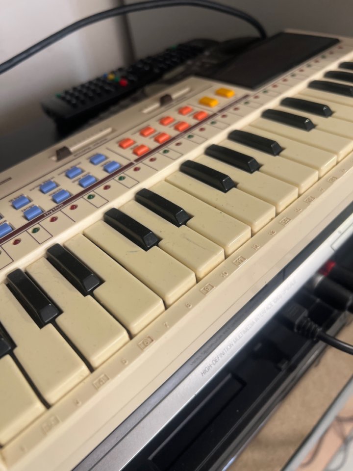 Casio PT-80 de segunda mano · Madrid · 90 €