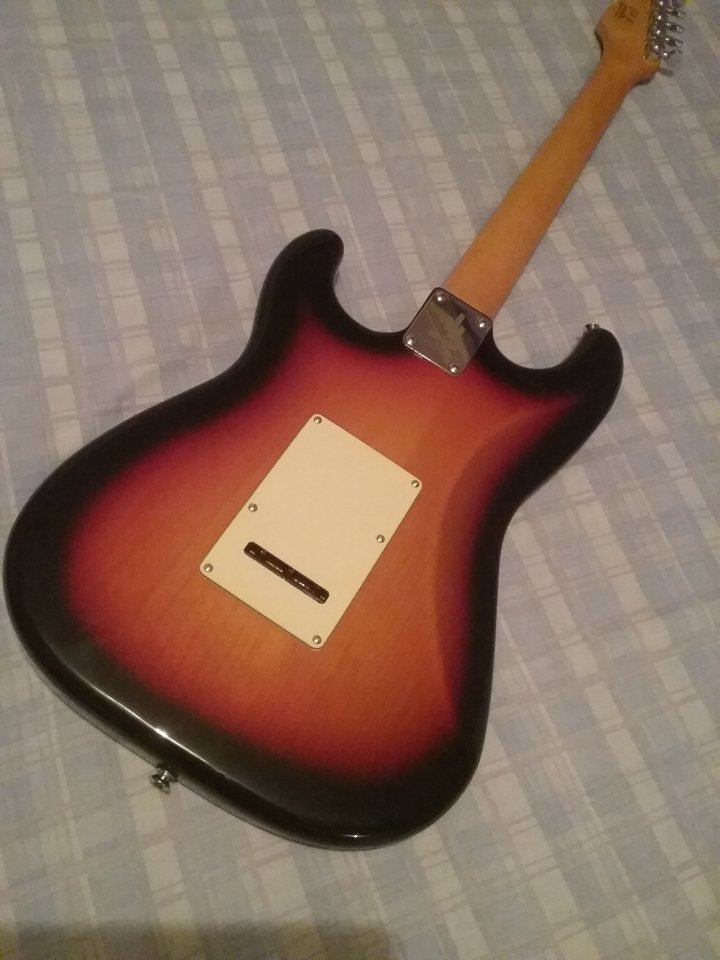 Guitarra de Luthier de segunda mano · Foto 3 de 10 · Madrid · 700 €