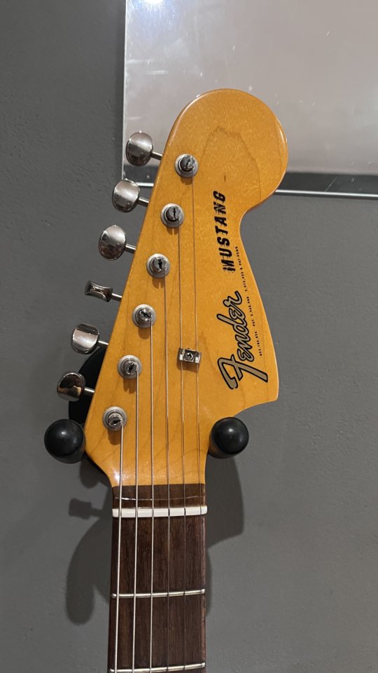 Fender Mustang American Performer – Johnny Marr de segunda mano · Foto 5 de 6 · Barcelona · 1450 €