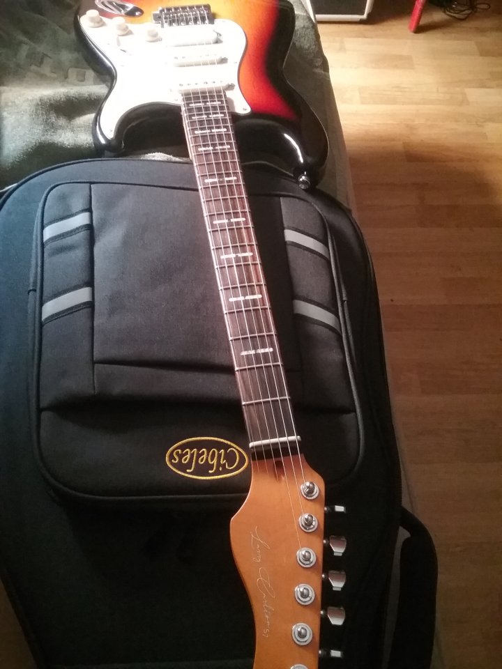 Guitarra de Luthier de segunda mano · Foto 4 de 10 · Madrid · 700 €