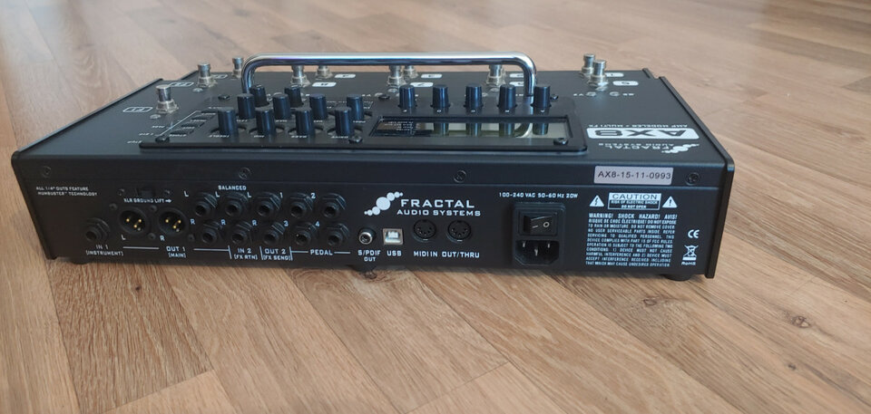 FRACTAL AX8