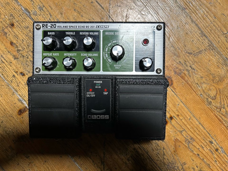 BOSS RE-20 Space Echo