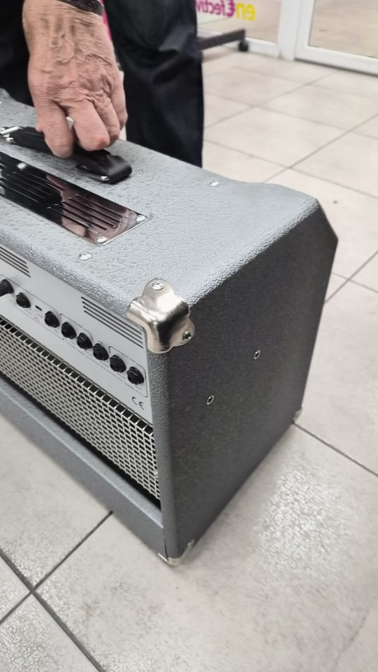 Laney Crome O-Zone 50 W Edicion Special de segunda mano · Foto 5 de 7 · Castellón · 550 €