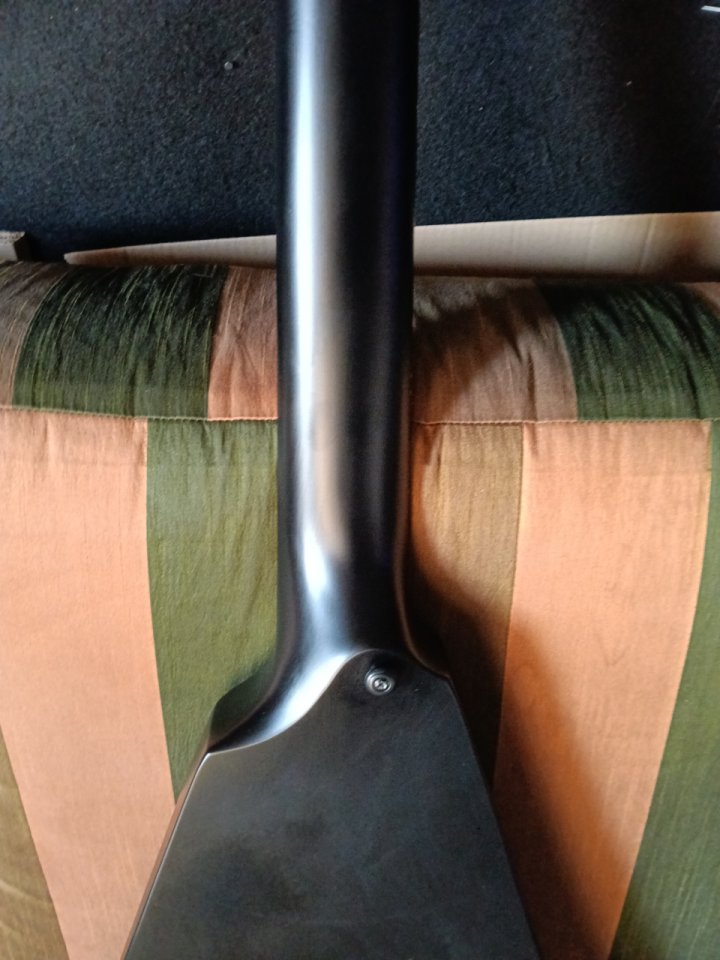 Guitarra 7 cuerdas Solar V2.7C de segunda mano · Foto 8 de 10 · Badajoz · 750 €