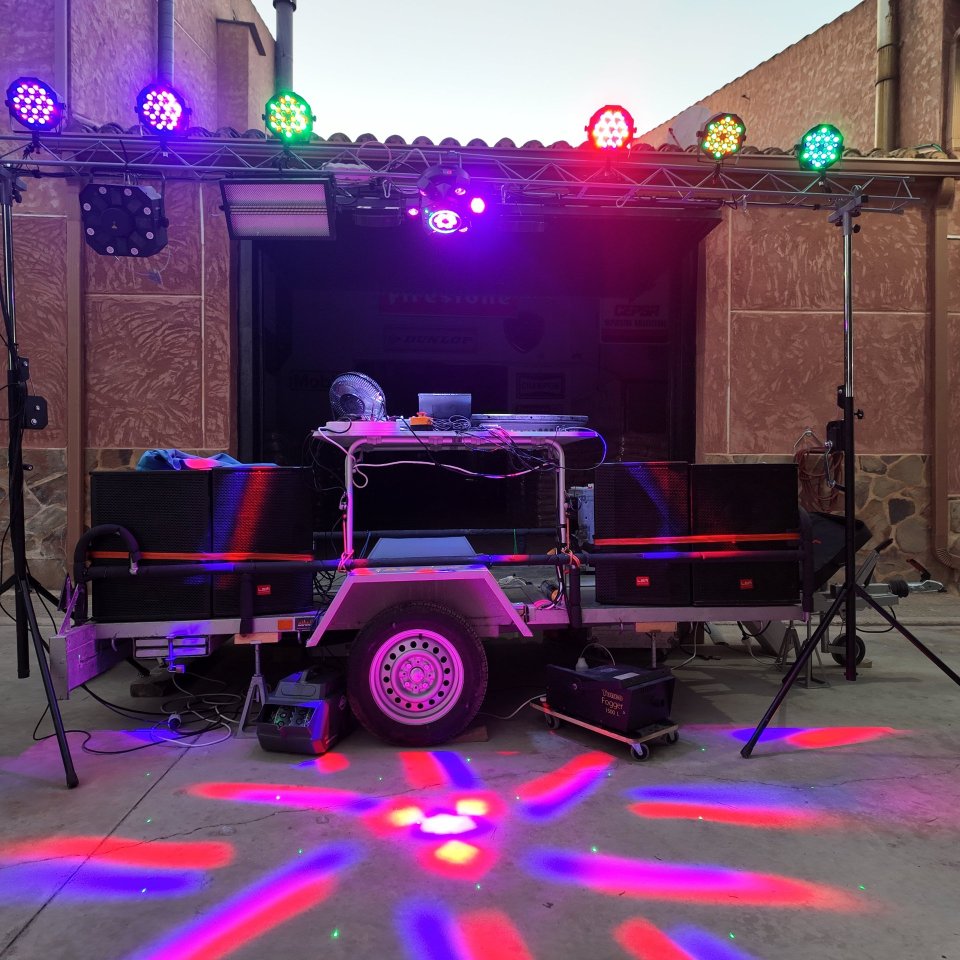 Alquiler de equipos de música con dj de segunda mano · Foto 9 de 9 · Valencia · 1 €