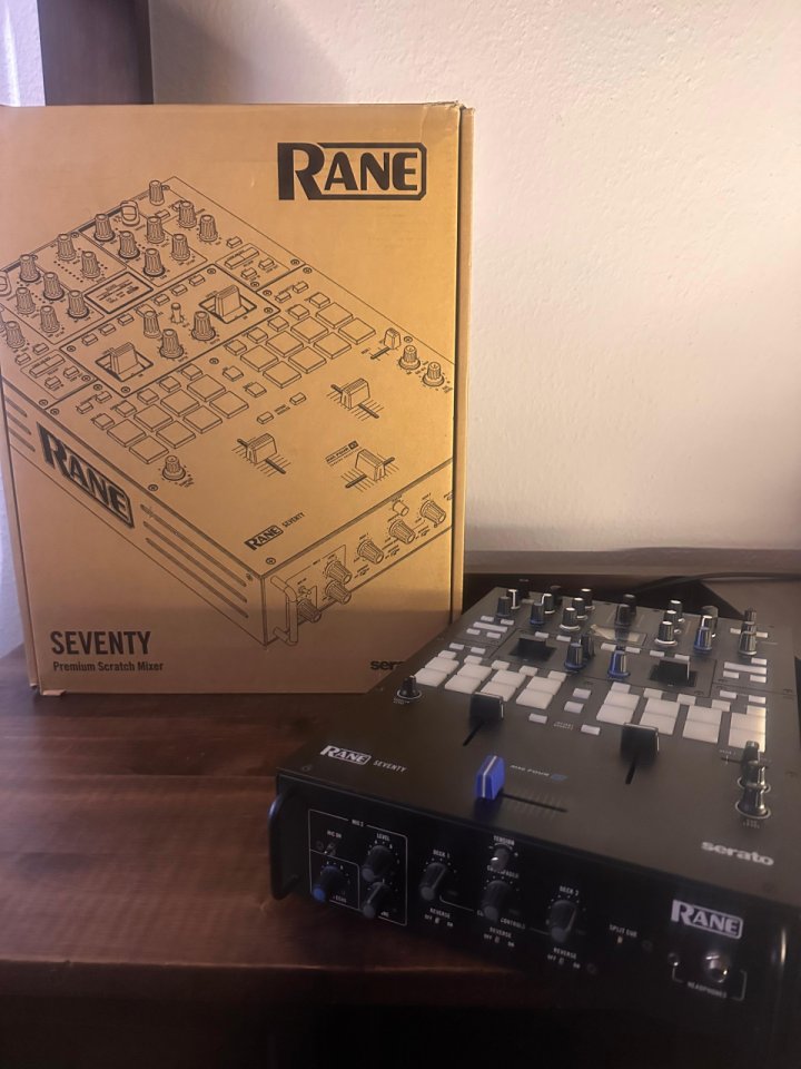 Mesa de mezclas Rane 70 Turntablism