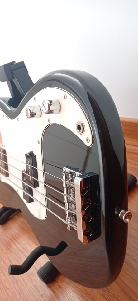 Bajo eléctrico Aria STB Series de segunda mano · Foto 7 de 8 · Cuenca · 130 €