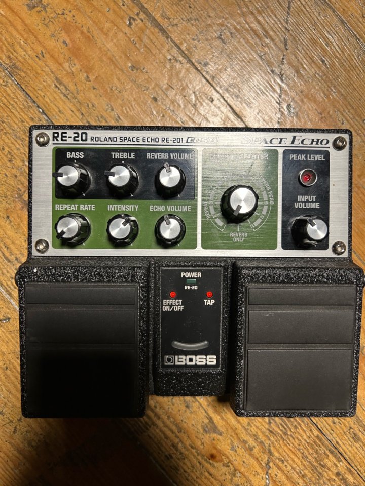 BOSS RE-20 Space Echo