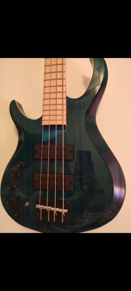 Marcus Miller M2-4 LH 2nd Gen Bajo Eléctrico para Zurdo de segunda mano · Foto 3 de 3 · Madrid · 280 €
