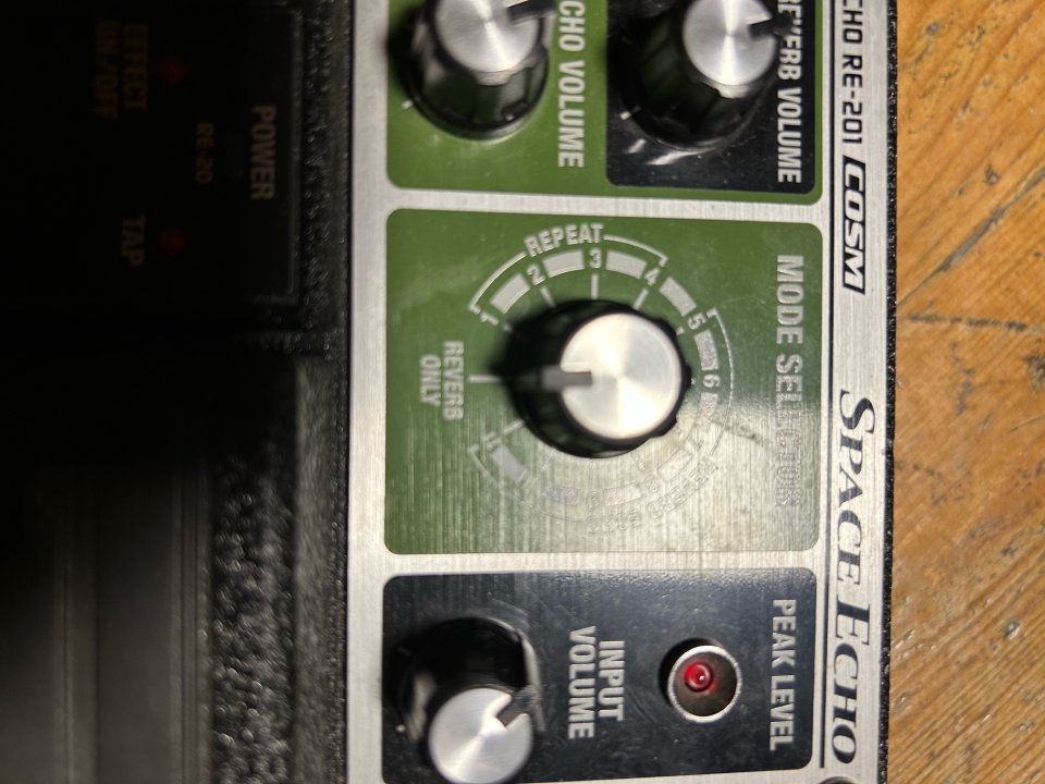 BOSS RE-20 Space Echo