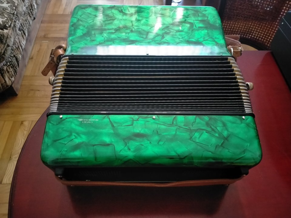 Acordeón Guerrini Superluxe – 34 teclas / 60 bajos de segunda mano · Foto 6 de 10 · Lugo · 450 €