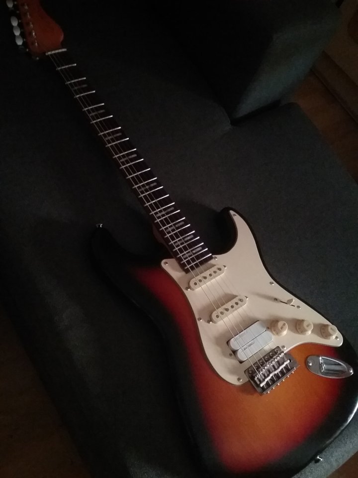 Guitarra de Luthier de segunda mano · Foto 10 de 10 · Madrid · 700 €