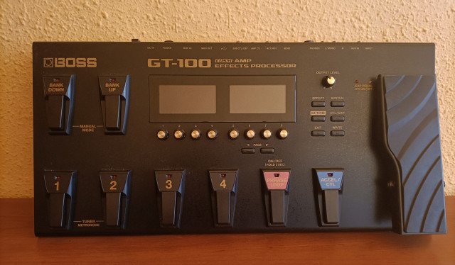 Boss GT100 ,PORTE INCLUIDO de segunda mano · Cantabria · 220 €