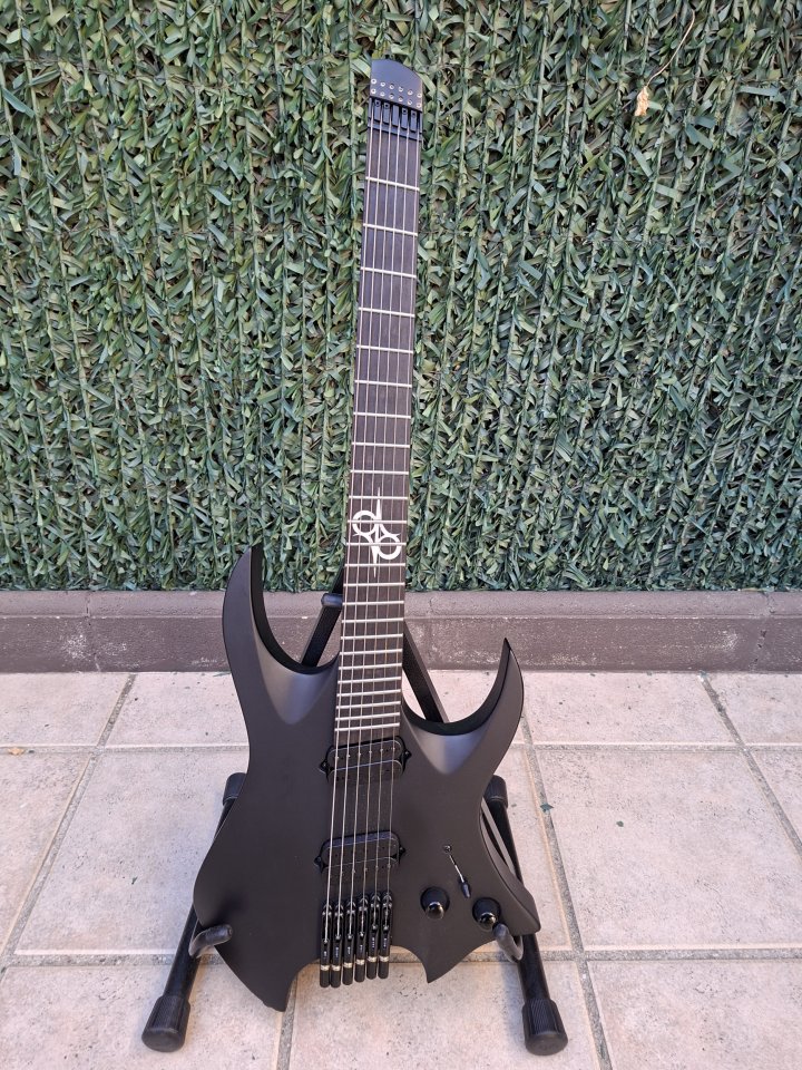 Solar Guitars H2.6 Carbon Black de segunda mano · Foto 2 de 4 · Madrid · 450 €