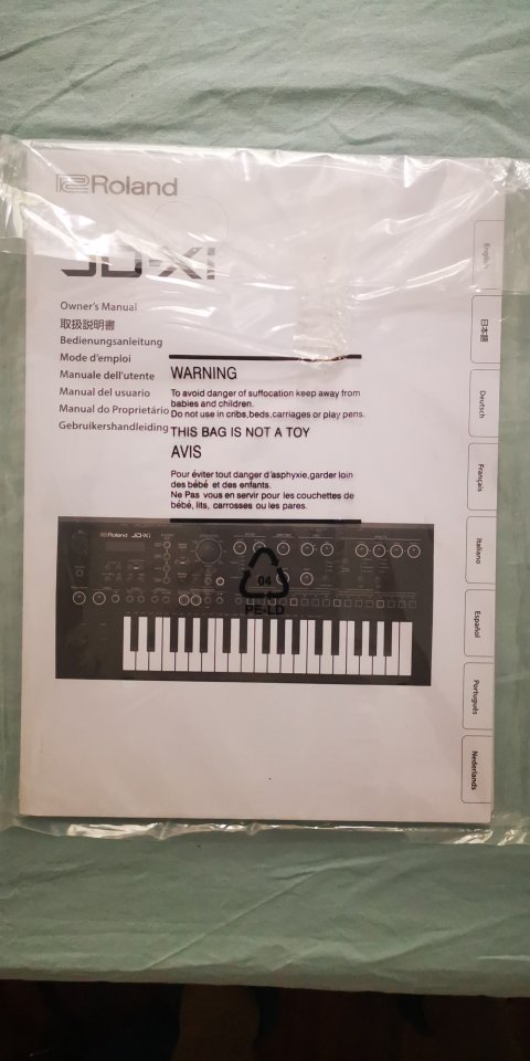 Roland JD-Xi Red Limited Edition + Funda Roland de segunda mano · Foto 5 de 5 · Cantabria · 450 €