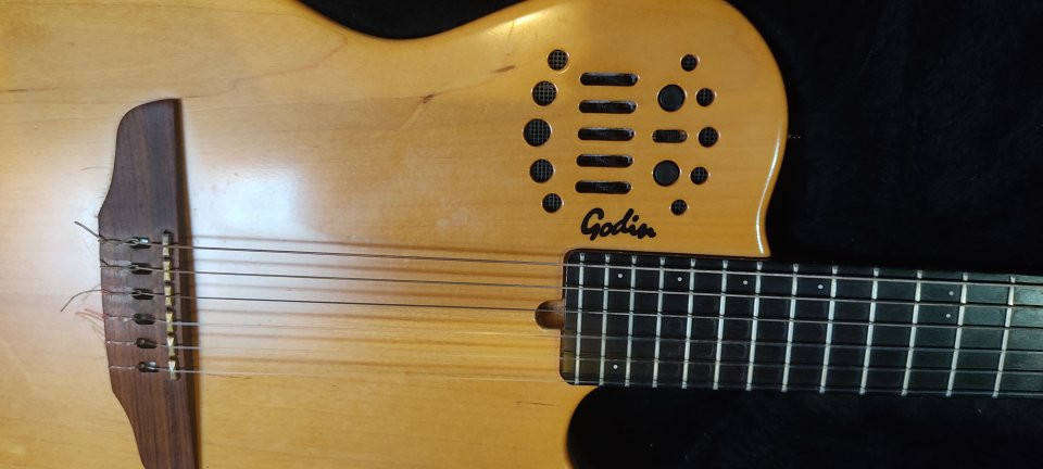 Guitarra Godin ACS - Fabricada en Canadá