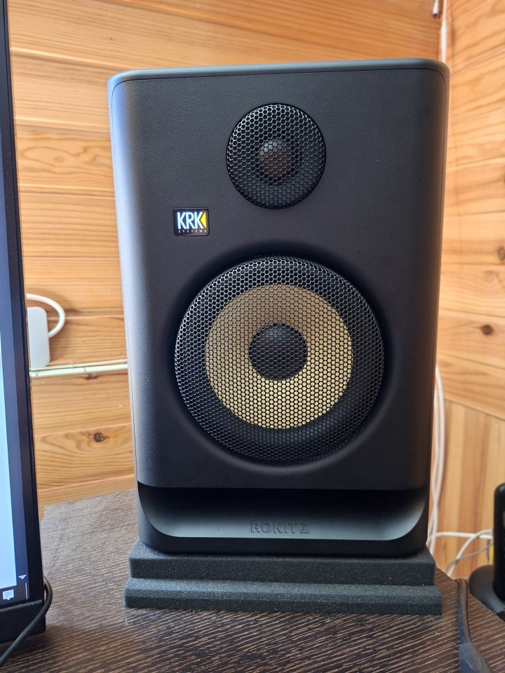 KRK Rokit RP7 G5 de segunda mano · Foto 5 de 6 · Málaga · 250 €