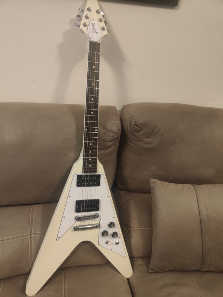 Gibson flying v 70's classic White 2024 de segunda mano · Foto 1 de 6 · Burgos · 2050 €