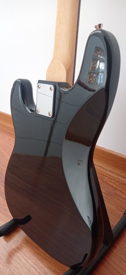 Bajo eléctrico Aria STB Series de segunda mano · Foto 8 de 8 · Cuenca · 130 €