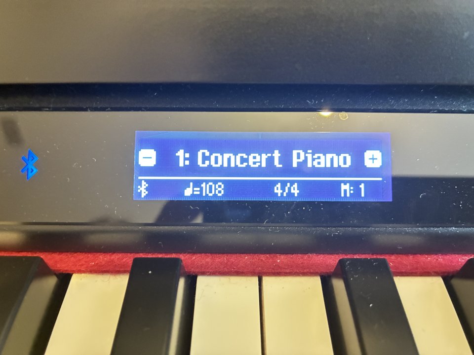 Vendo piano Roland HP601 de segunda mano · Foto 4 de 8 · Pontevedra · 1000 €
