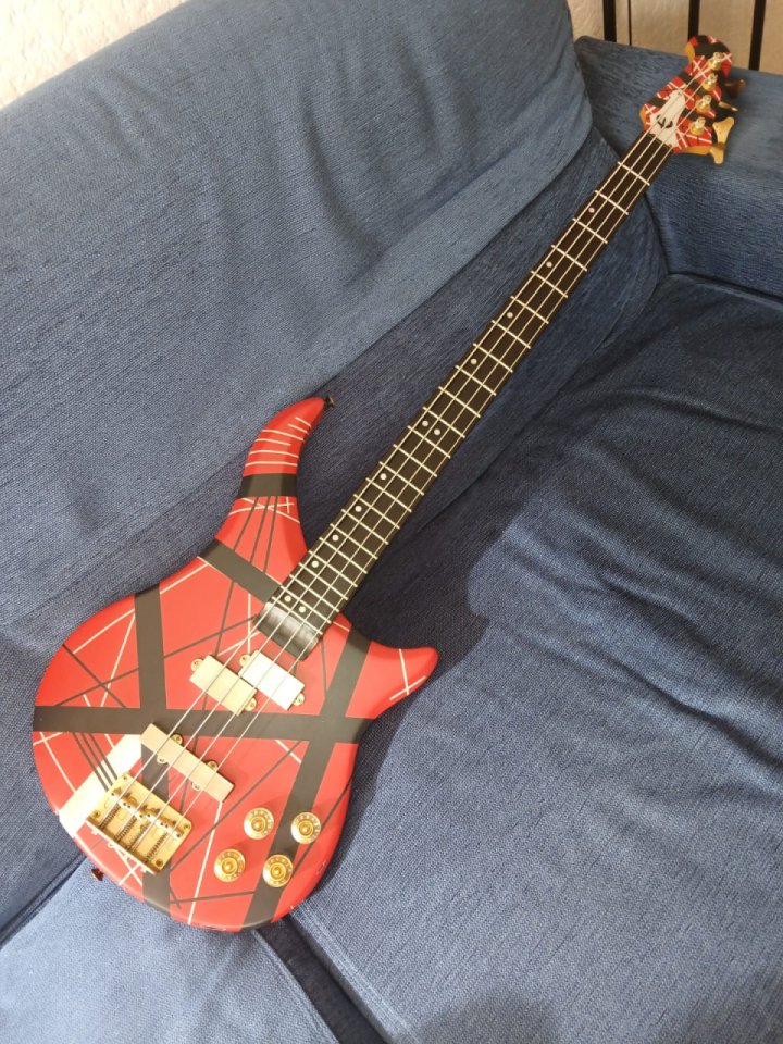 Epiphone ebm4 90s - custom paint Frankenstrat - soft relic