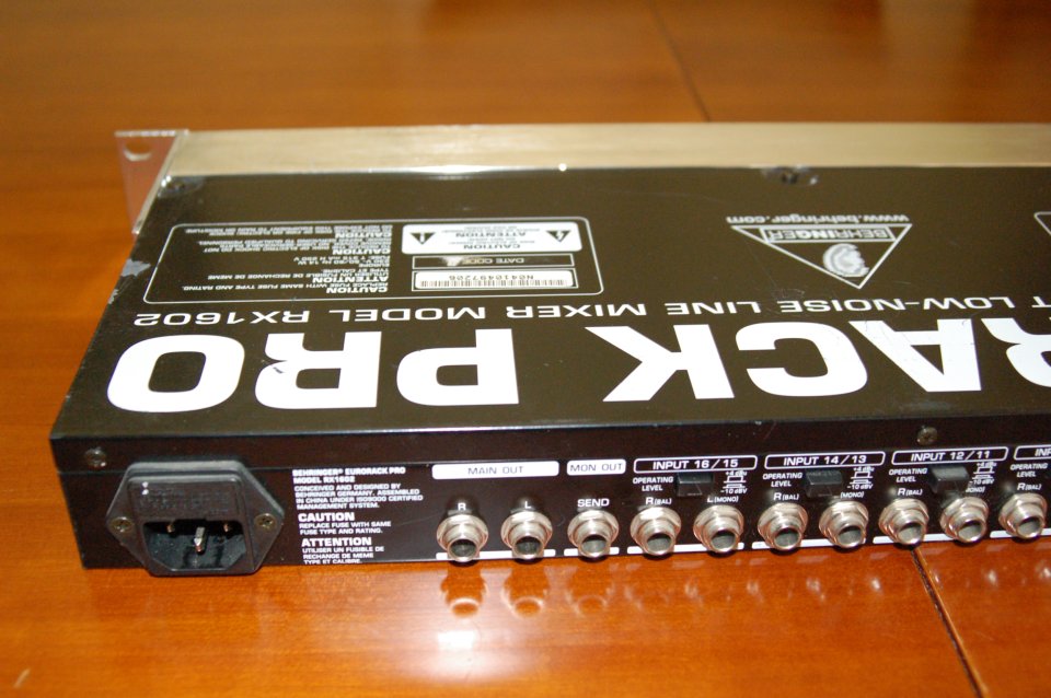 Behringer Eurorack Pro RX1602 Mezclador Línea