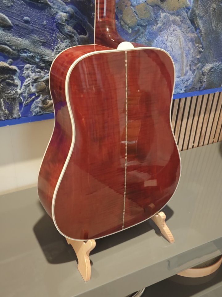 Gibson Dove in flight custom shop