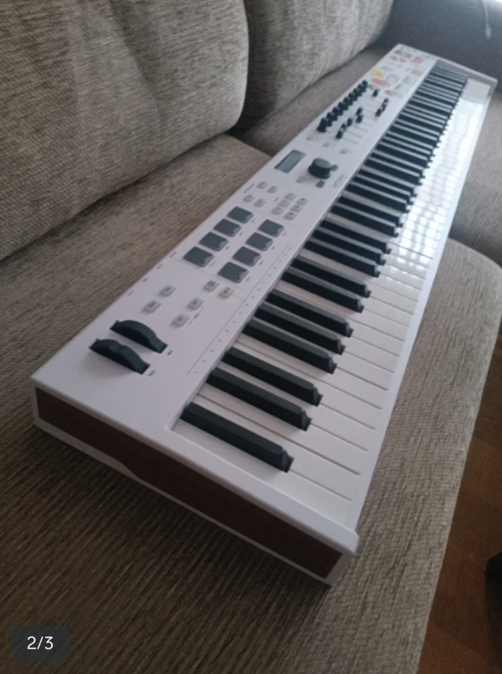 Arturia KeyLab Essential 88 de segunda mano · Foto 2 de 3 · Salamanca · 175 €