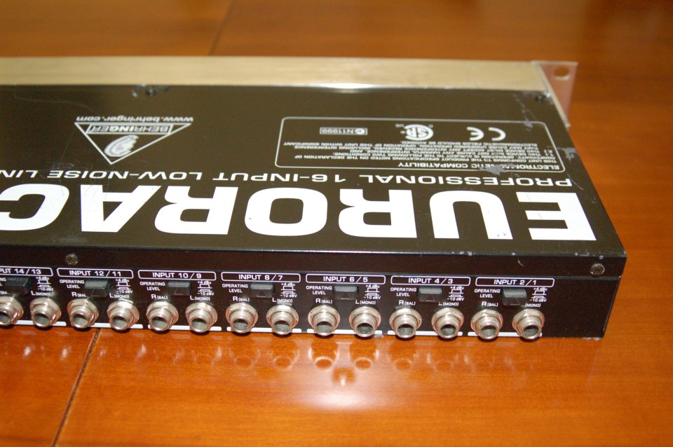 Behringer Eurorack Pro RX1602 Mezclador Línea