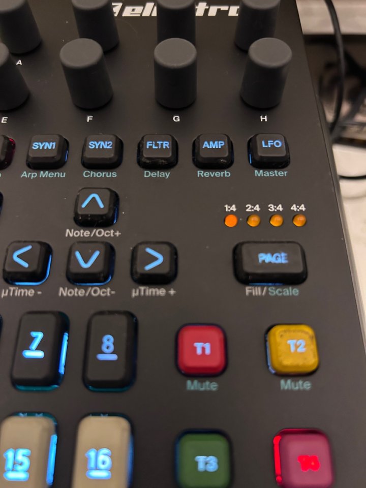 Digitone 1 de segunda mano · Foto 3 de 6 · Barcelona · 400 €