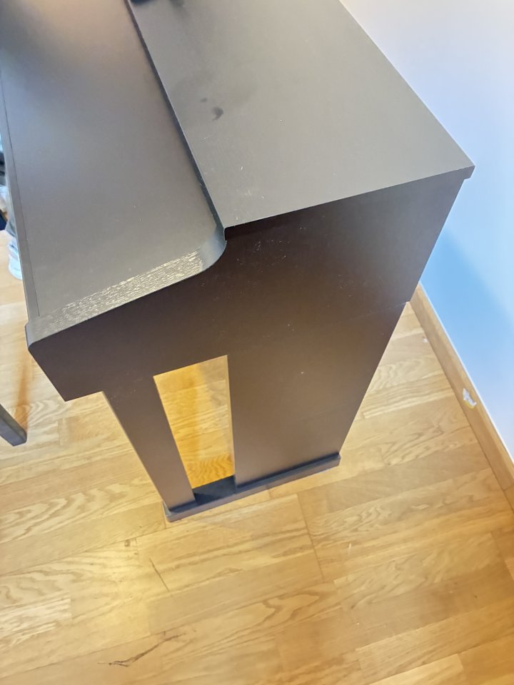 Vendo piano Roland HP601 de segunda mano · Foto 8 de 8 · Pontevedra · 1000 €