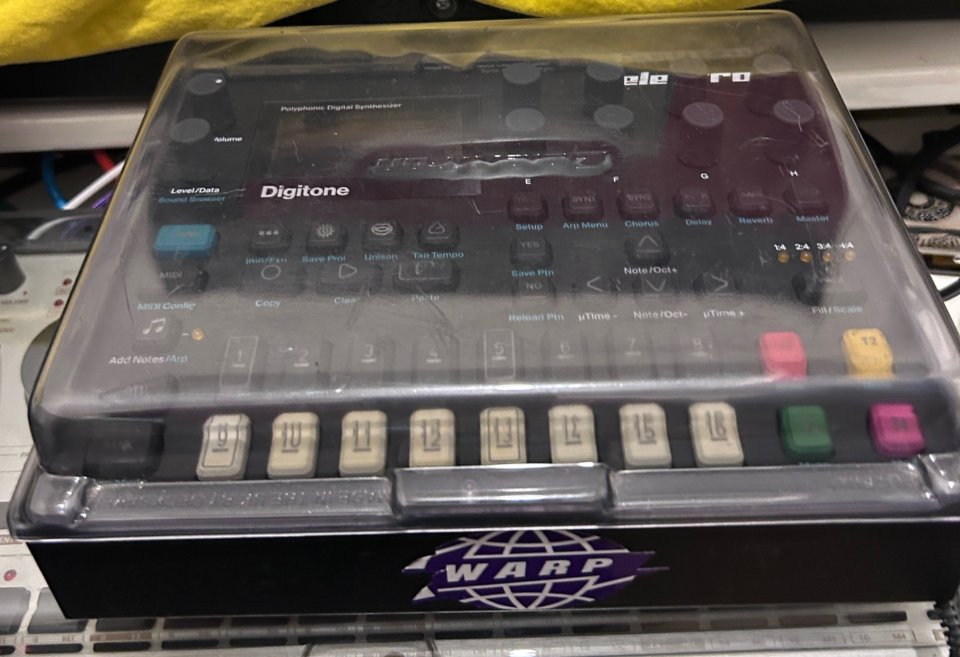 Digitone 1 de segunda mano · Foto 4 de 6 · Barcelona · 400 €