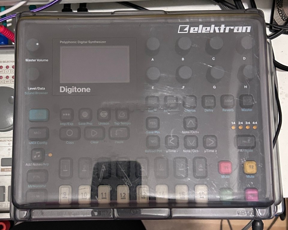 Digitone 1 de segunda mano · Foto 5 de 6 · Barcelona · 400 €