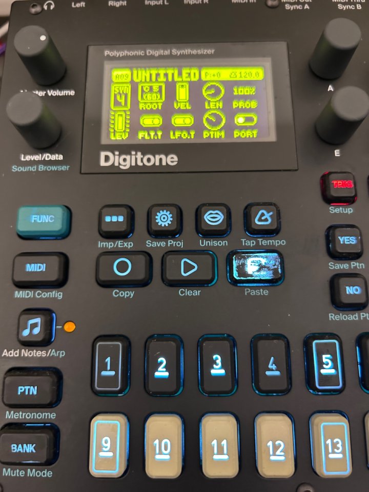 Digitone 1 de segunda mano · Foto 6 de 6 · Barcelona · 400 €