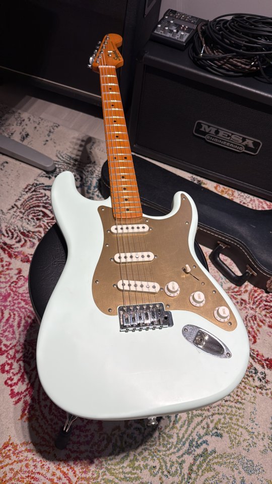 Squier Stratocaster Classic Vibe (Mejoras) de segunda mano · Foto 2 de 5 · Sevilla · 350 €