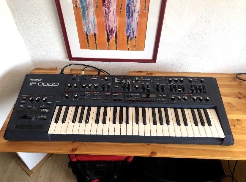 Roland JP-8000 - Vendo ou cambio por SH101 de segunda mano · Foto 1 de 5 · Badajoz · 1100 €