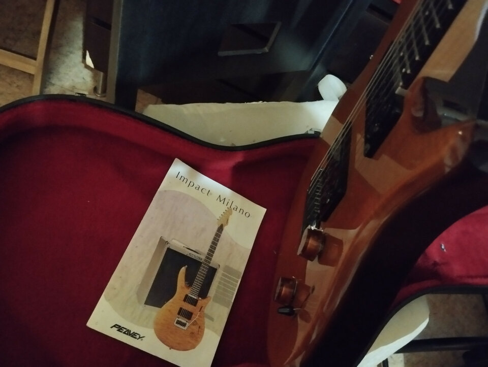 Guitarra eléctrica peavey impact usa