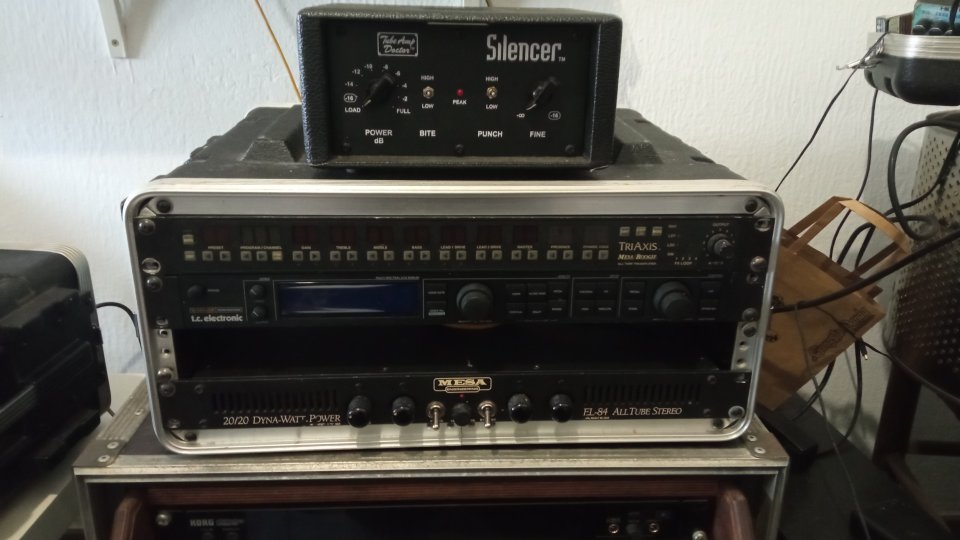 Triaxis,Mesa Boogie 20:20,Laboga Mr Hector,Decimator Pro Rack y mucho más de segunda mano · Foto 4 de 9 · Asturias · 12345 €