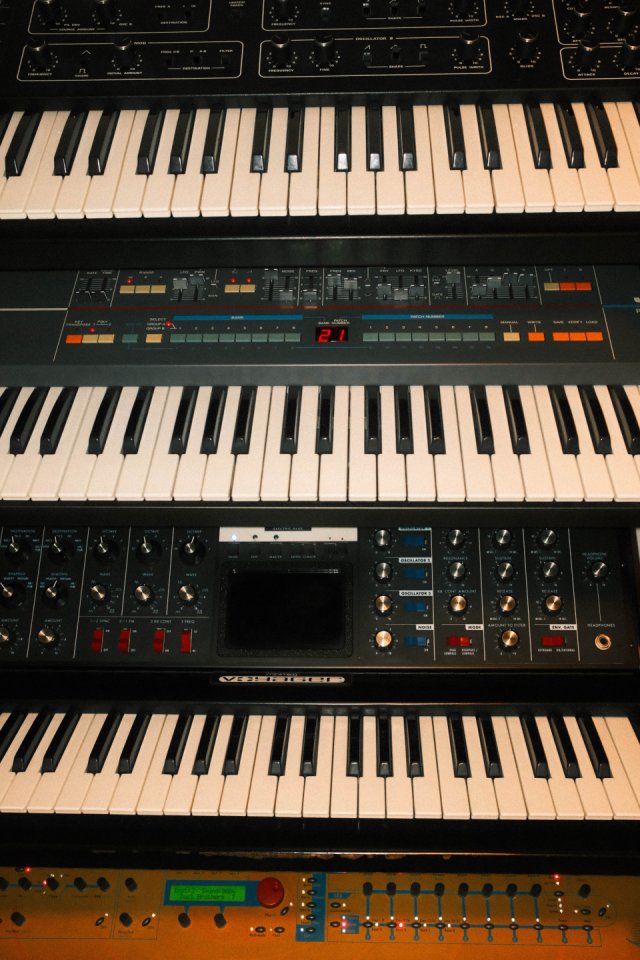 Roland Juno-106 en muy buen estado | Service 2020 de segunda mano · Foto 1 de 6 · Illes Balears · 1449 €