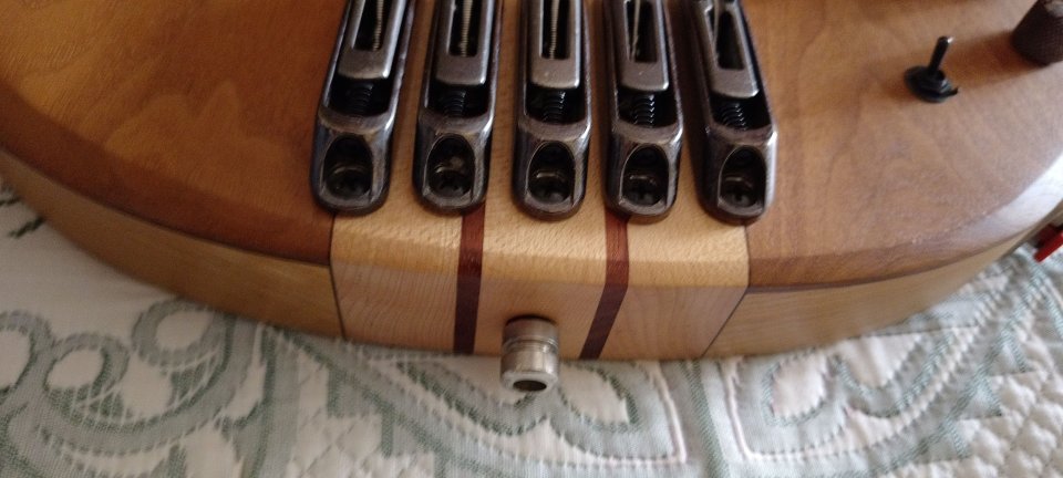 Ibanez BTB 675 NTF de segunda mano · Foto 8 de 10 · Sevilla · 600 €