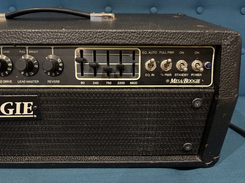 Mesa Boogie Mark III 3-Channel 100-Watt Guitar Amp Head 1988 - Blue Stripe + Flightcase de segunda mano · Foto 3 de 8 · Barcelona · 2500 €