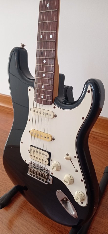 Guitarra eléctrica Squier Stratocaster Japón 1993 de segunda mano · Foto 1 de 10 · Cuenca · 270 €