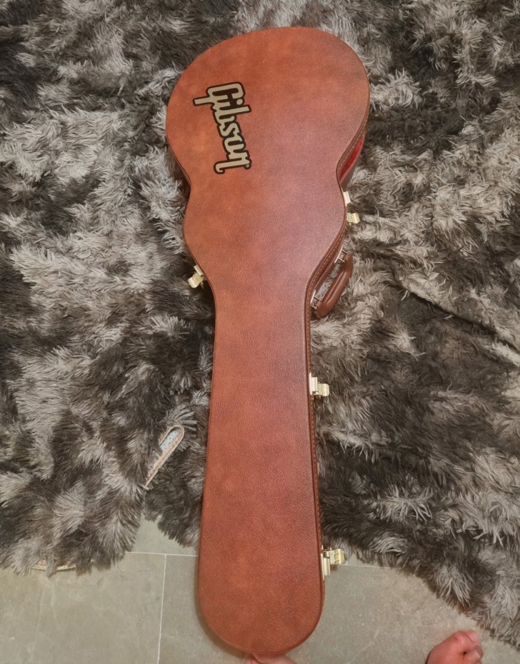 Gibson Les Paul Standard 60s Faded Vintage Cherry Sunburst. de segunda mano · Foto 4 de 5 · Málaga · 1800 €