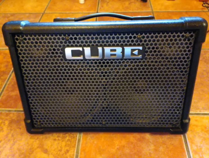 Amplificador Roland Cube EX.