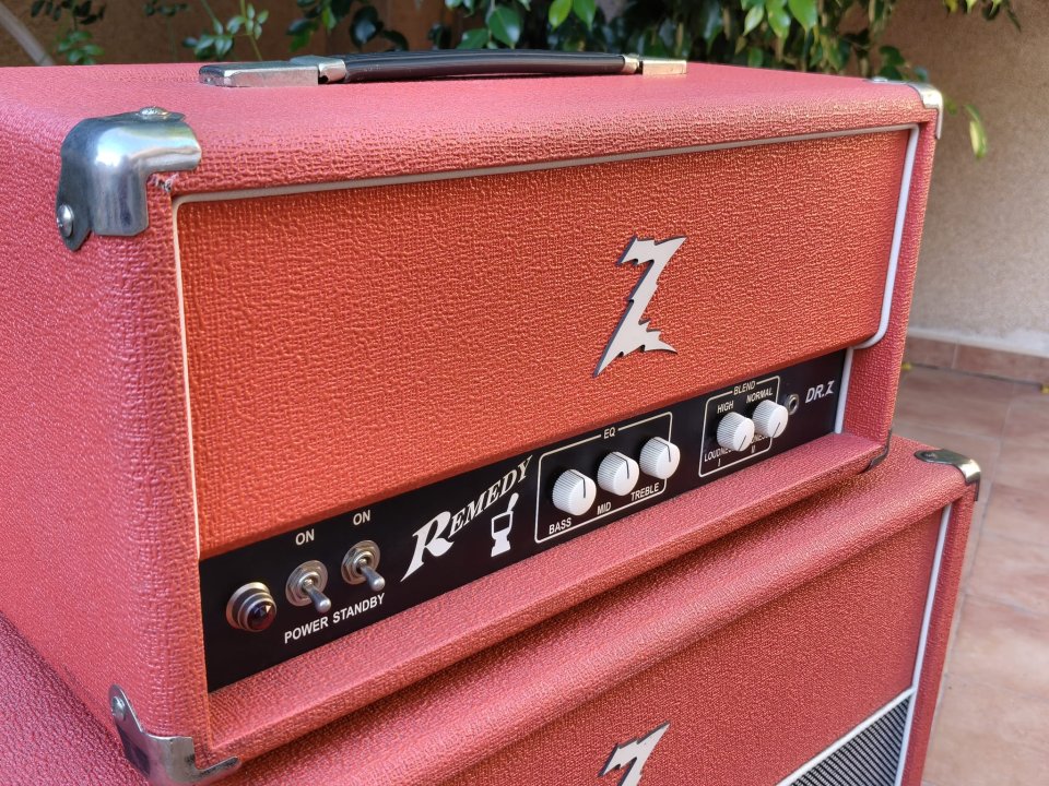 Amplificador Dr Z Remedy 40w + Caja 2x12 Rojos + Flight Case a medida