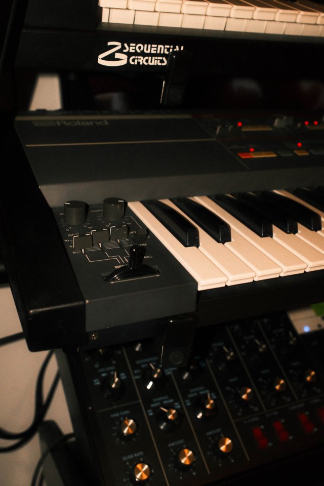Roland Juno-106 en muy buen estado | Service 2020 de segunda mano · Foto 4 de 6 · Illes Balears · 1449 €
