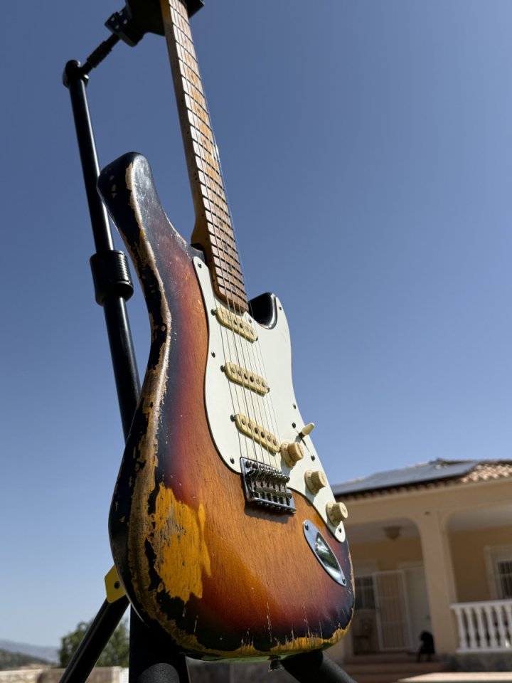 A8Relic '57 Stratocaster Heavy Relic