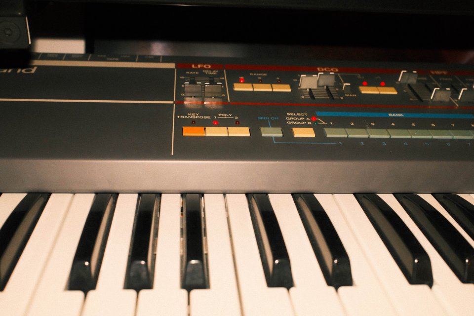 Roland Juno-106 en muy buen estado | Service 2020 de segunda mano · Foto 5 de 6 · Illes Balears · 1449 €